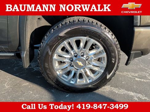 Used 2022 Chevrolet Silverado 3500 High Country w/ Z71 Off-Road Package AWD/4WD image 13