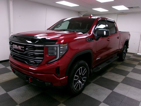 Used 2025 GMC Sierra 1500 AT4 w/ AT4 Preferred Package AWD/4WD image 1