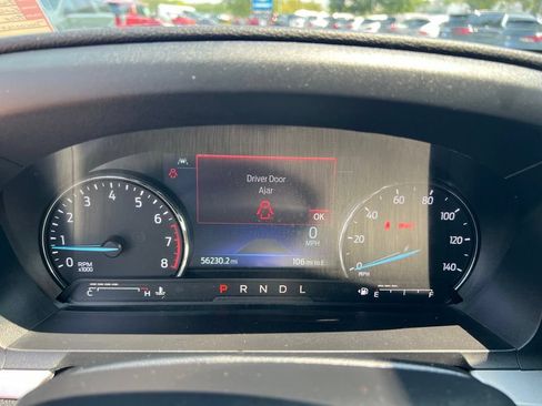 Used 2022 Ford Explorer XLT AWD/4WD image 45