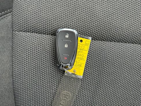 Used 2022 Chevrolet Traverse LT image 32