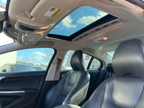 Used 2016 Volvo S60 T5 Premier w/ Convenience Package image 42