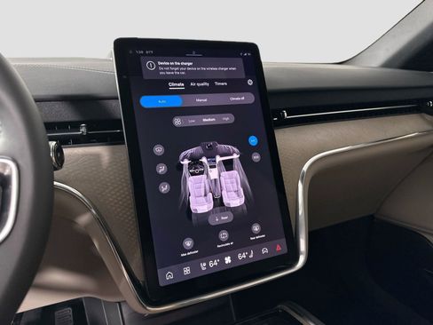 New 2025 Volvo EX90 Ultra w/ Protection Package Premier image 14