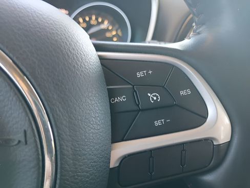 Used 2020 Jeep Compass Limited AWD/4WD image 7