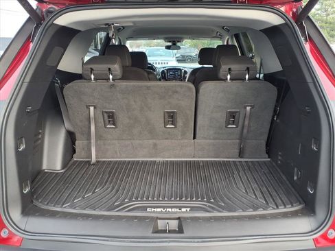 Used 2020 Chevrolet Traverse LT image 16