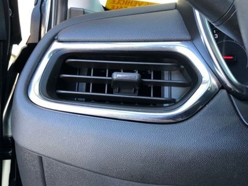 Used 2023 Chevrolet Equinox LT image 8