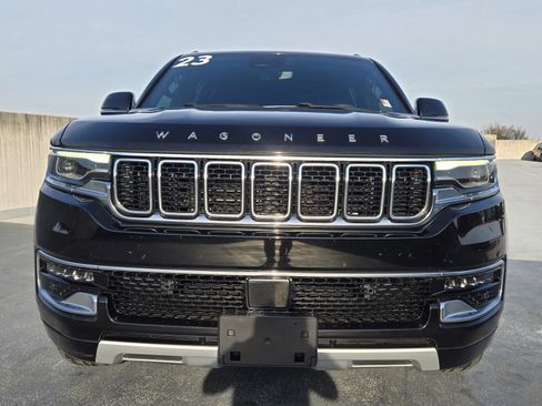 Used 2023 Jeep Wagoneer L Series II AWD/4WD image 16