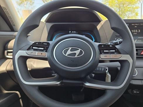 New 2026 Hyundai Elantra SE FWD image 16