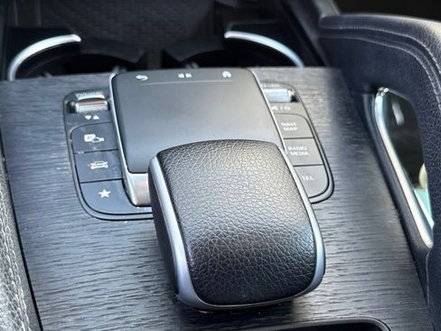 Used 2024 Mercedes-Benz GLE 350 4MATIC image 34