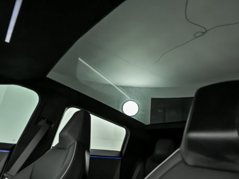 Used 2024 Tesla Cybertruck AWD Crew Cab image 18