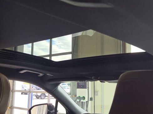 Used 2022 Lincoln Nautilus Reserve image 10