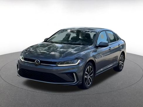 Used 2025 Volkswagen Jetta SE image 7