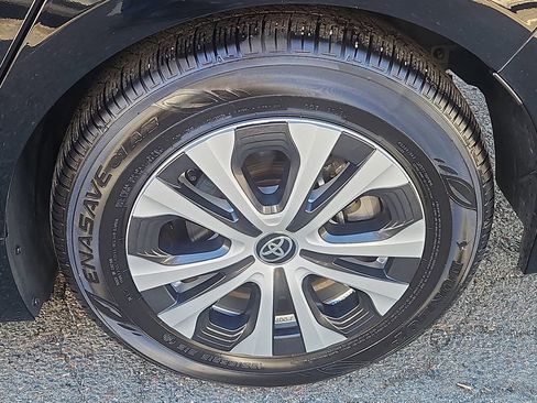 Used 2022 Toyota Prius Prime Limited image 8