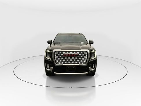 Used 2024 GMC Yukon XL Denali AWD/4WD image 3