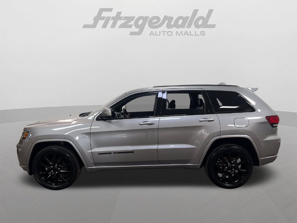 Used 2018 Jeep Grand Cherokee Altitude AWD/4WD image 2