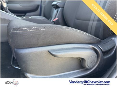 Used 2025 Hyundai Venue SEL FWD image 24