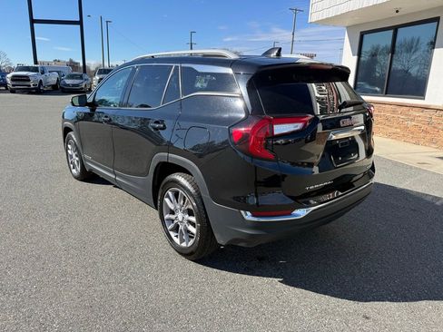Used 2024 GMC Terrain SLT image 6