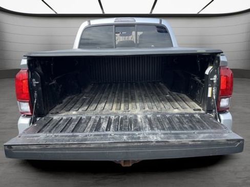 Used 2022 Toyota Tacoma SR AWD/4WD image 25