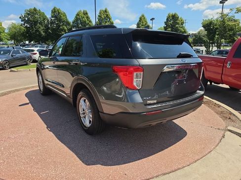 Used 2020 Ford Explorer XLT AWD/4WD image 3