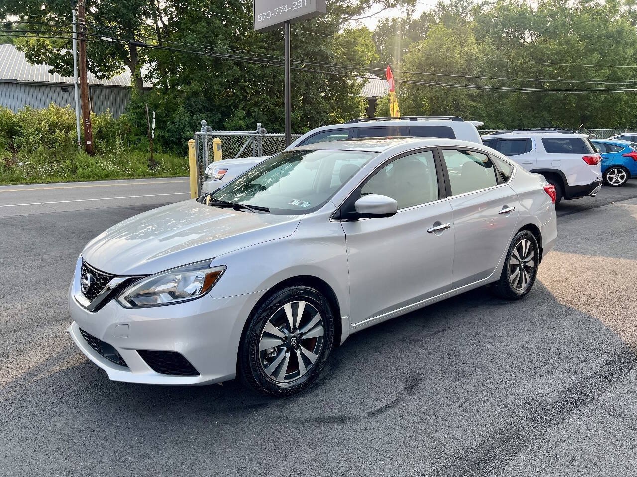 Used 2019 Nissan Sentra SV w/ Special Edition Package FWD image 1