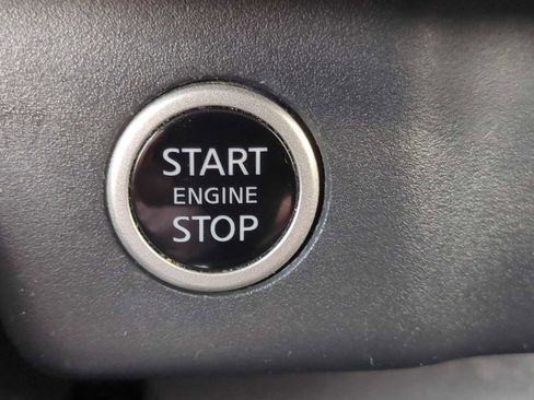 Used 2023 Nissan Rogue SV image 16