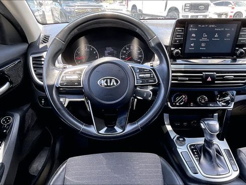 Used 2021 Kia Seltos S FWD image 14