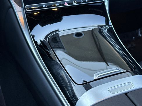 Certified 2025 Mercedes-Benz GLC 300 image 38