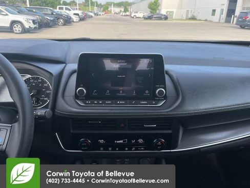 Used 2024 Nissan Rogue SV AWD/4WD image 11