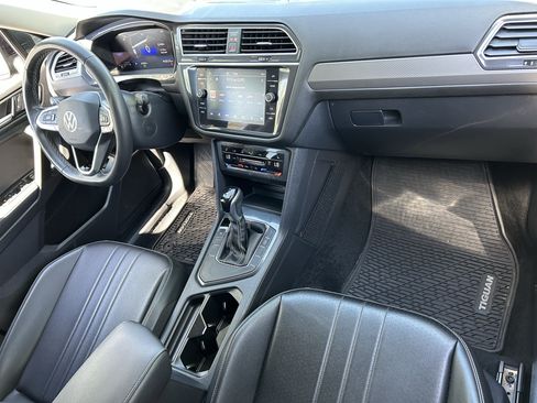 Used 2024 Volkswagen Tiguan SE FWD image 10