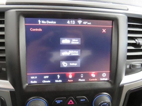 Used 2019 RAM 1500 Classic SLT w/ Luxury Group image 22