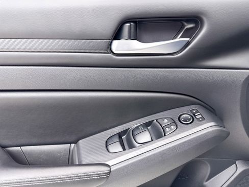 Used 2024 Nissan Altima 2.5 SV w/ SV Premium Package image 28