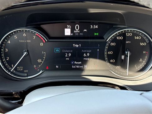 Used 2022 Cadillac XT6 Premium Luxury AWD/4WD image 4