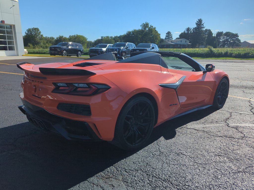 Used 2025 Chevrolet Corvette Z06 RWD image 7