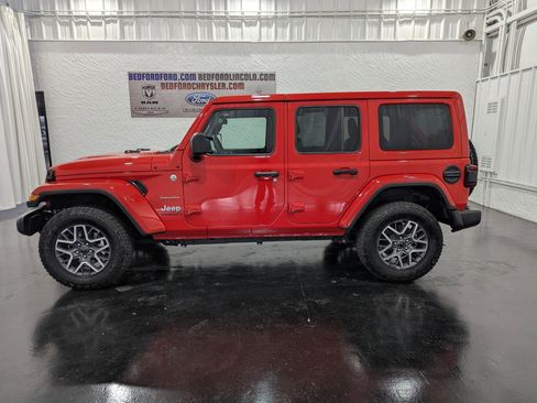 Used 2024 Jeep Wrangler Unlimited Sahara image 2