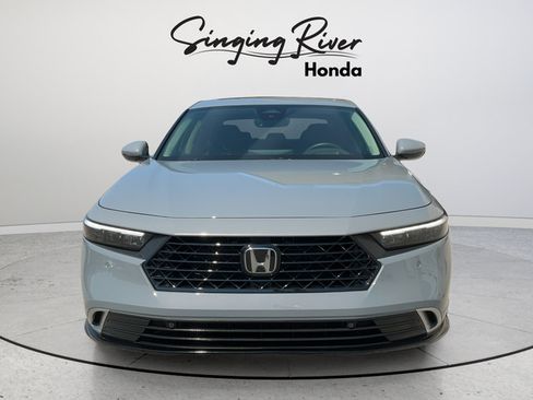 Used 2024 Honda Accord Touring image 2