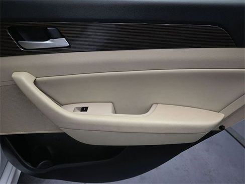 Used 2018 Hyundai Sonata Limited image 28