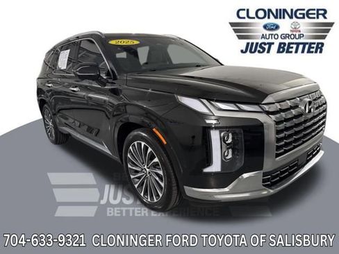 Used 2025 Hyundai Palisade Calligraphy image 1