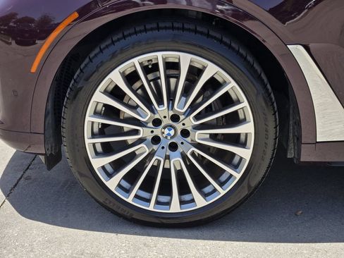 Used 2021 BMW X7 xDrive40i w/ Premium Package AWD/4WD image 17