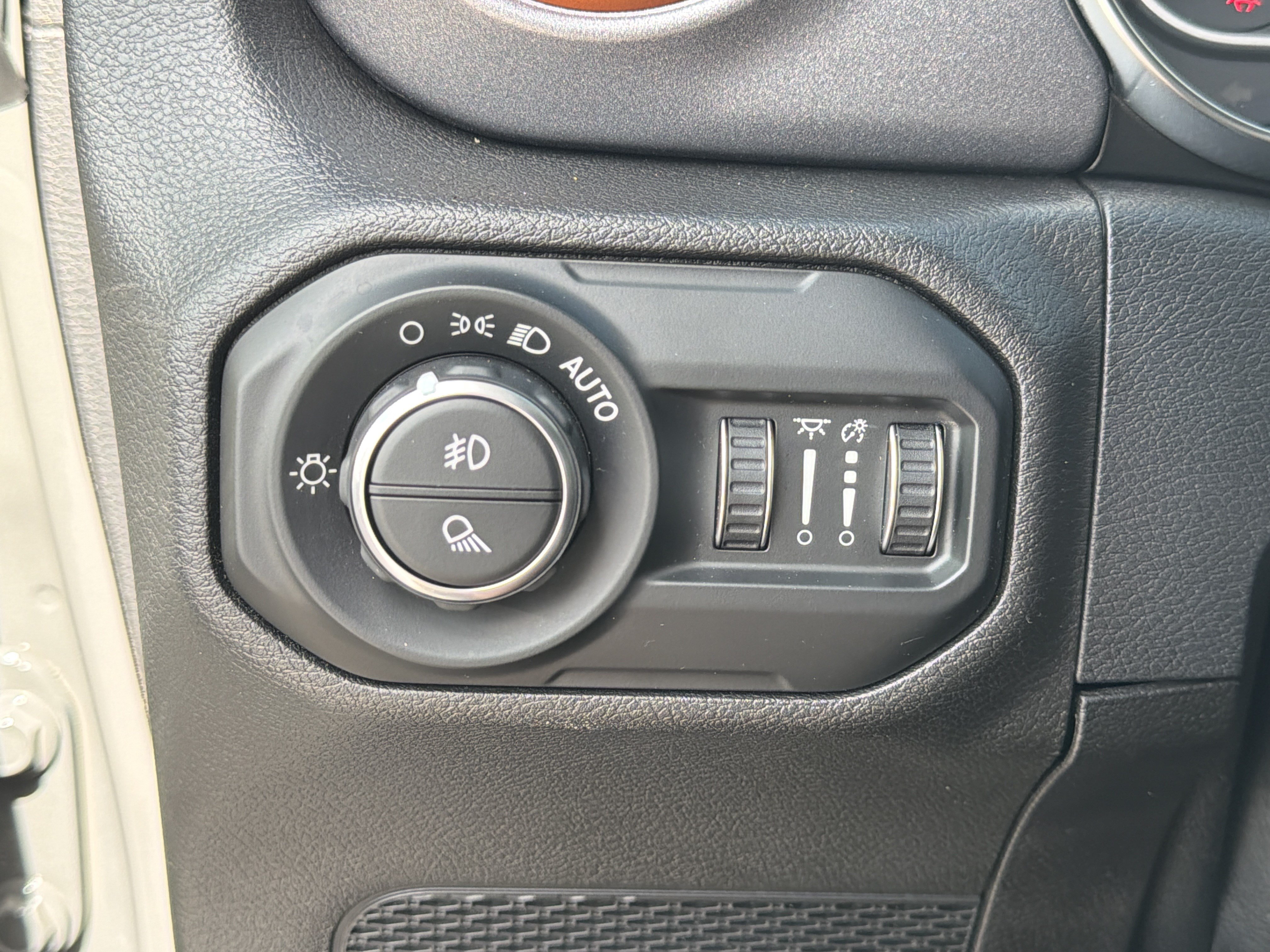 Used 2021 Jeep Gladiator Mojave w/ LED Lighting Group AWD/4WD image 37
