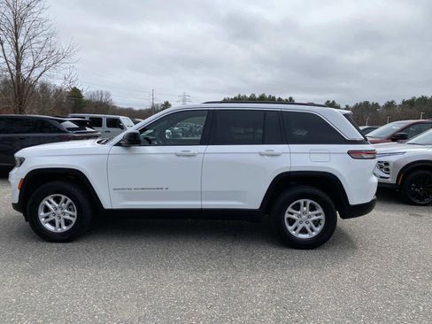 Certified 2025 Jeep Grand Cherokee Laredo w/ Luxury Tech Group I AWD/4WD image 7