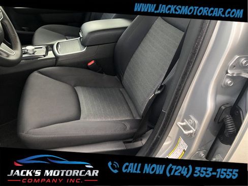 Used 2022 Chrysler 300 Touring w/ Sport Appearance Package image 23