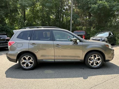 Used 2017 Subaru Forester 2.5i Touring AWD/4WD image 3