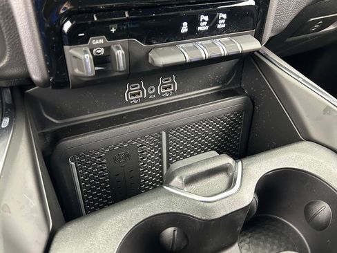 New 2026 RAM 1500 Laramie AWD/4WD image 20