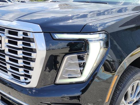 New 2026 GMC Yukon XL Denali w/ Denali Reserve Package RWD image 8