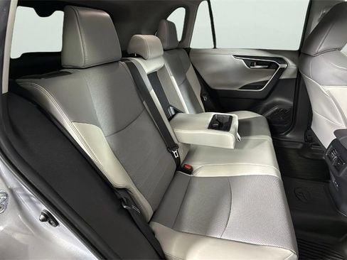 Used 2022 Toyota RAV4 Limited image 31