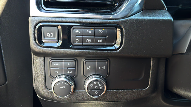 Used 2025 GMC Yukon Denali AWD/4WD image 38