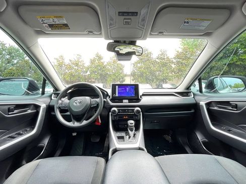 Used 2025 Toyota RAV4 LE FWD image 30