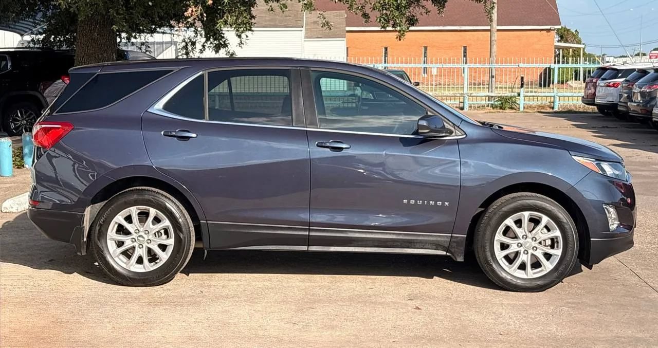 Used 2018 Chevrolet Equinox LT w/ LPO, Protection Package FWD image 2