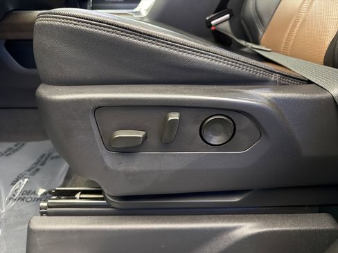 Used 2023 Chevrolet Silverado 1500 High Country w/ High Country Premium Package image 10