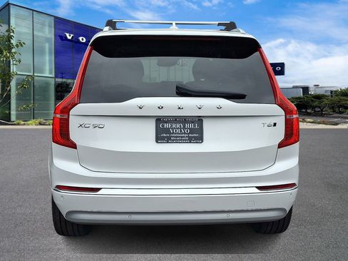 Certified 2022 Volvo XC90 T6 Inscription w/ Climate Package image 5
