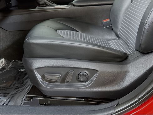 Used 2023 Toyota Camry SE image 18